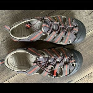 WOMENS WATERPROOF KEEN SALOM DARK GREY